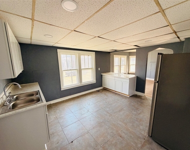 528 Chenango Street - Photo Thumbnail 3