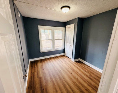 528 Chenango Street - Photo Thumbnail 7