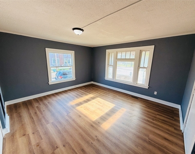 528 Chenango Street - Photo Thumbnail 5