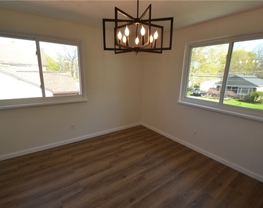 405 Garfield Avenue - Photo Thumbnail 4