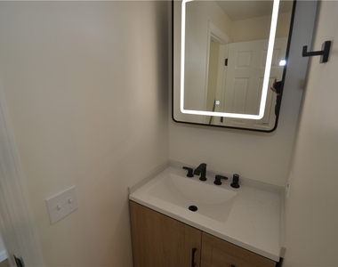 405 Garfield Avenue - Photo Thumbnail 7