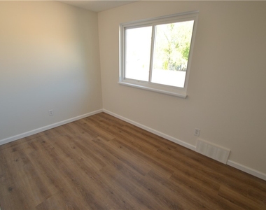 405 Garfield Avenue - Photo Thumbnail 11