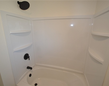 405 Garfield Avenue - Photo Thumbnail 6
