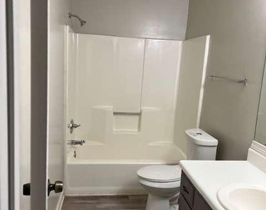 192 Kimberly Way Sw - Photo Thumbnail 9