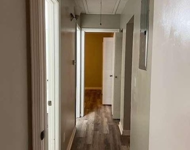 192 Kimberly Way Sw - Photo Thumbnail 3