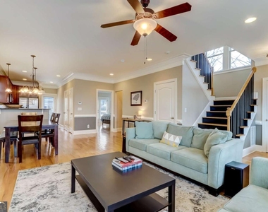 345 Chastain Street Se - Photo Thumbnail 3