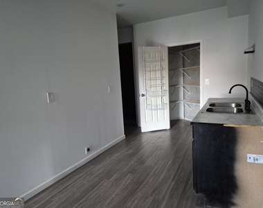 1506 Charcoal Ives Road - Photo Thumbnail 12