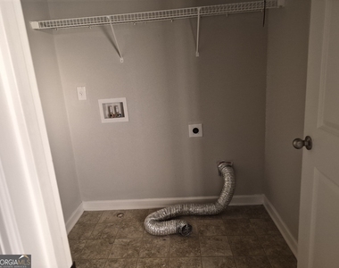 1506 Charcoal Ives Road - Photo Thumbnail 35