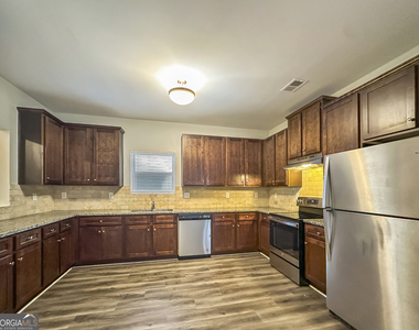 230 Daisy Circle - Photo Thumbnail 6