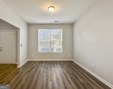 230 Daisy Circle - Photo Thumbnail 4