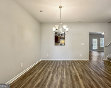 230 Daisy Circle - Photo Thumbnail 5
