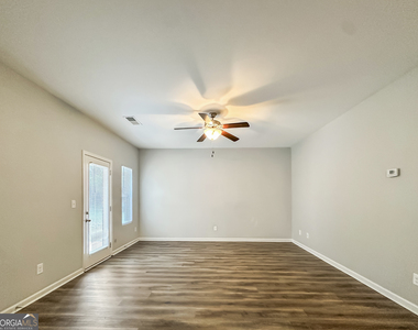 230 Daisy Circle - Photo Thumbnail 8