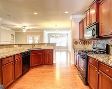 12820 Doe Drive - Photo Thumbnail 9