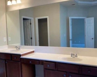 12820 Doe Drive - Photo Thumbnail 19