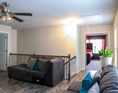 402 Mulberry Row Se - Photo Thumbnail 6