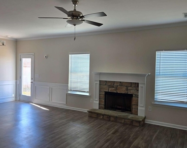 326 Melody Lane - Photo Thumbnail 2
