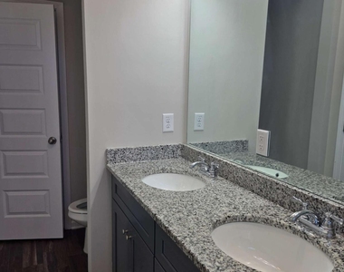 326 Melody Lane - Photo Thumbnail 10