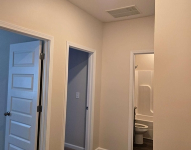 326 Melody Lane - Photo Thumbnail 7