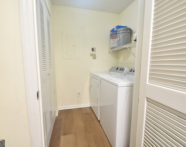 310 Granville Court - Photo Thumbnail 10