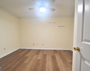 310 Granville Court - Photo Thumbnail 16
