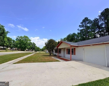 603 Plantation Village Drive - Photo Thumbnail 3