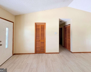 603 Plantation Village Drive - Photo Thumbnail 9