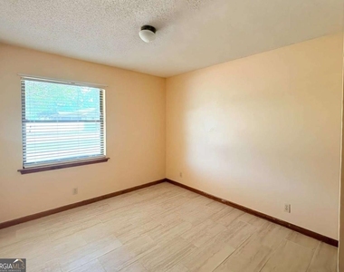 603 Plantation Village Drive - Photo Thumbnail 24