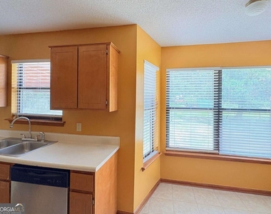 603 Plantation Village Drive - Photo Thumbnail 15