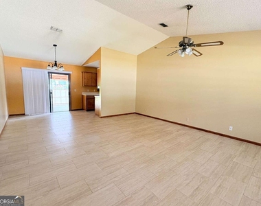 603 Plantation Village Drive - Photo Thumbnail 7