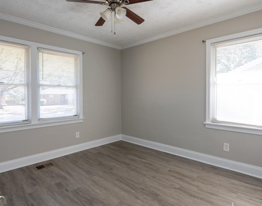 2153 Burroughs Avenue Se - Photo Thumbnail 10