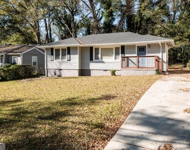 2153 Burroughs Avenue Se - Photo Thumbnail 1