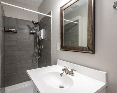 2153 Burroughs Avenue Se - Photo Thumbnail 13