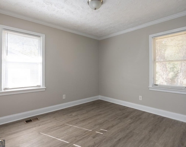 2153 Burroughs Avenue Se - Photo Thumbnail 14
