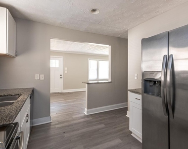 2153 Burroughs Avenue Se - Photo Thumbnail 8