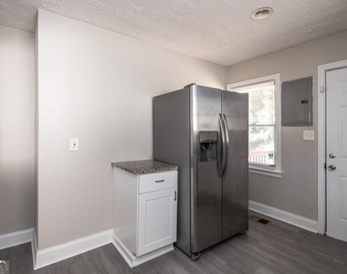 2153 Burroughs Avenue Se - Photo Thumbnail 9