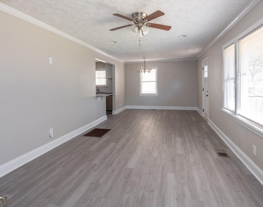 2153 Burroughs Avenue Se - Photo Thumbnail 6