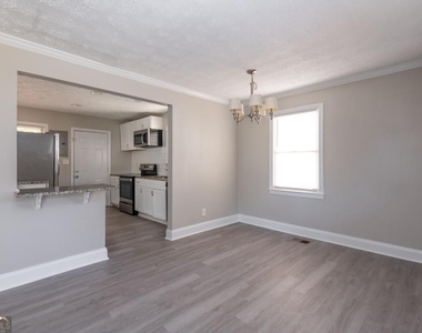 2153 Burroughs Avenue Se - Photo Thumbnail 5