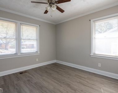2153 Burroughs Avenue Se - Photo Thumbnail 11