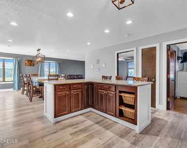 65 Grand Central Avenue - Photo Thumbnail 4