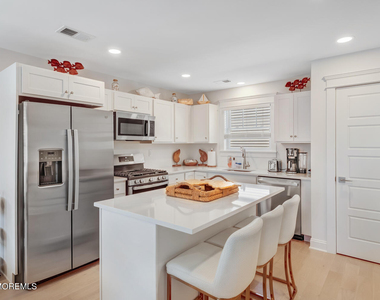 19 Cummins Street - Photo Thumbnail 10