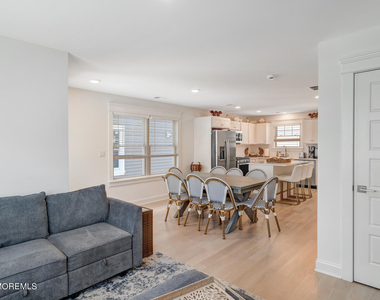 19 Cummins Street - Photo Thumbnail 19