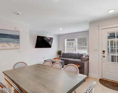 19 Cummins Street - Photo Thumbnail 8