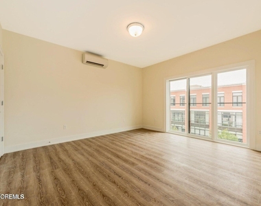700 Bangs Avenue - Photo Thumbnail 4