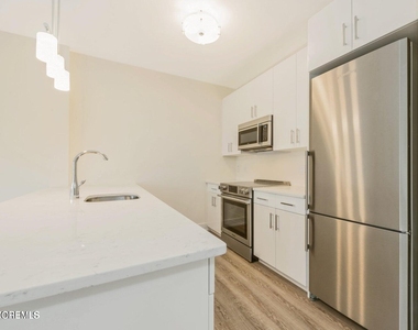 700 Bangs Avenue - Photo Thumbnail 2