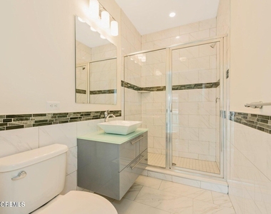 700 Bangs Avenue - Photo Thumbnail 5