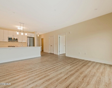 700 Bangs Avenue - Photo Thumbnail 3