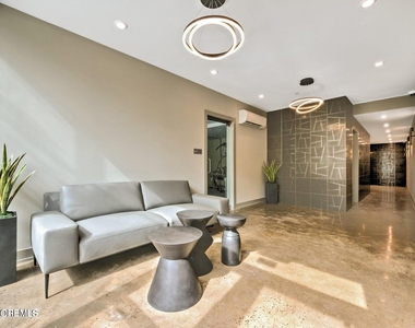 700 Bangs Avenue - Photo Thumbnail 11
