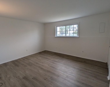226 Sawmill Road - Photo Thumbnail 10