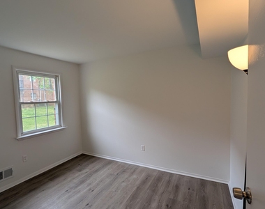 226 Sawmill Road - Photo Thumbnail 17