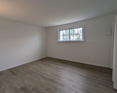 226 Sawmill Road - Photo Thumbnail 16